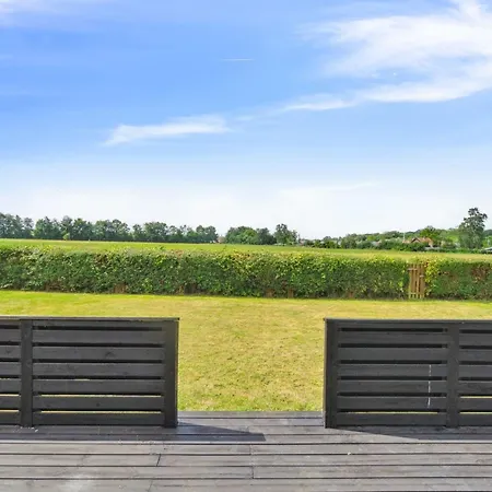 Simon - 1km From The Sea By Interhome *