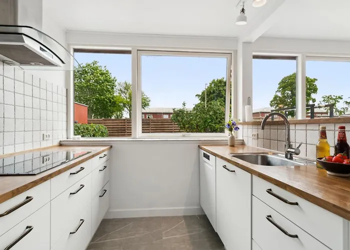 Simon - 1km From The Sea By Interhome *
