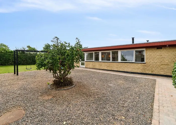 Simon - 1km From The Sea By Interhome